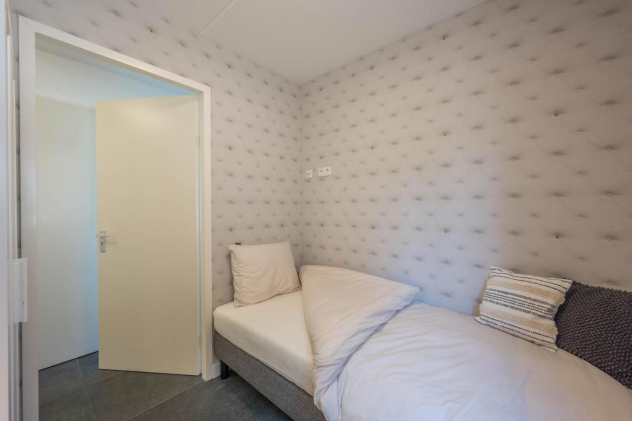 Meerzicht 24 - Luxury Family Accommodation With Beautiful Lake Side View Uitgeest Exteriör bild