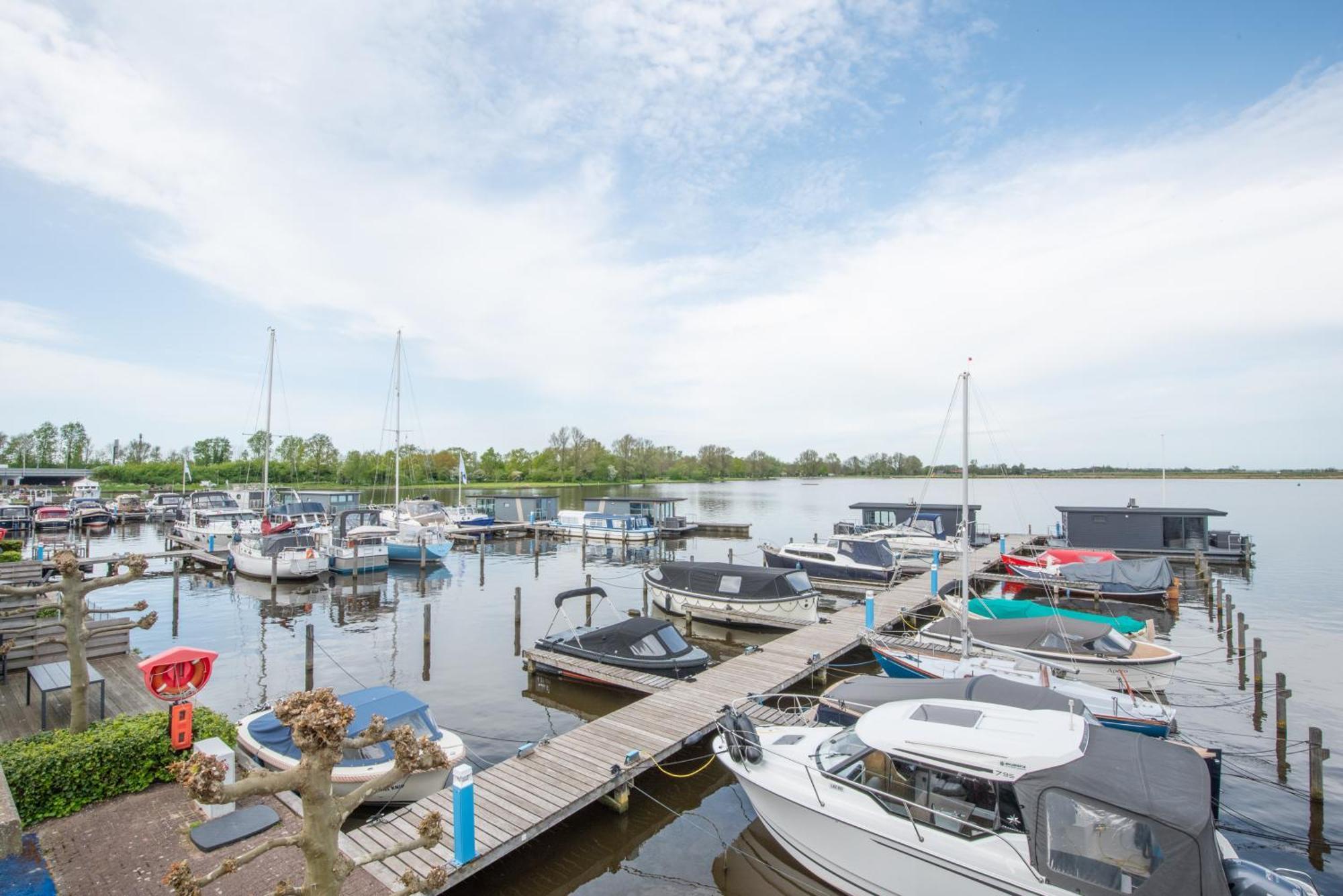 Meerzicht 24 - Luxury Family Accommodation With Beautiful Lake Side View Uitgeest Exteriör bild