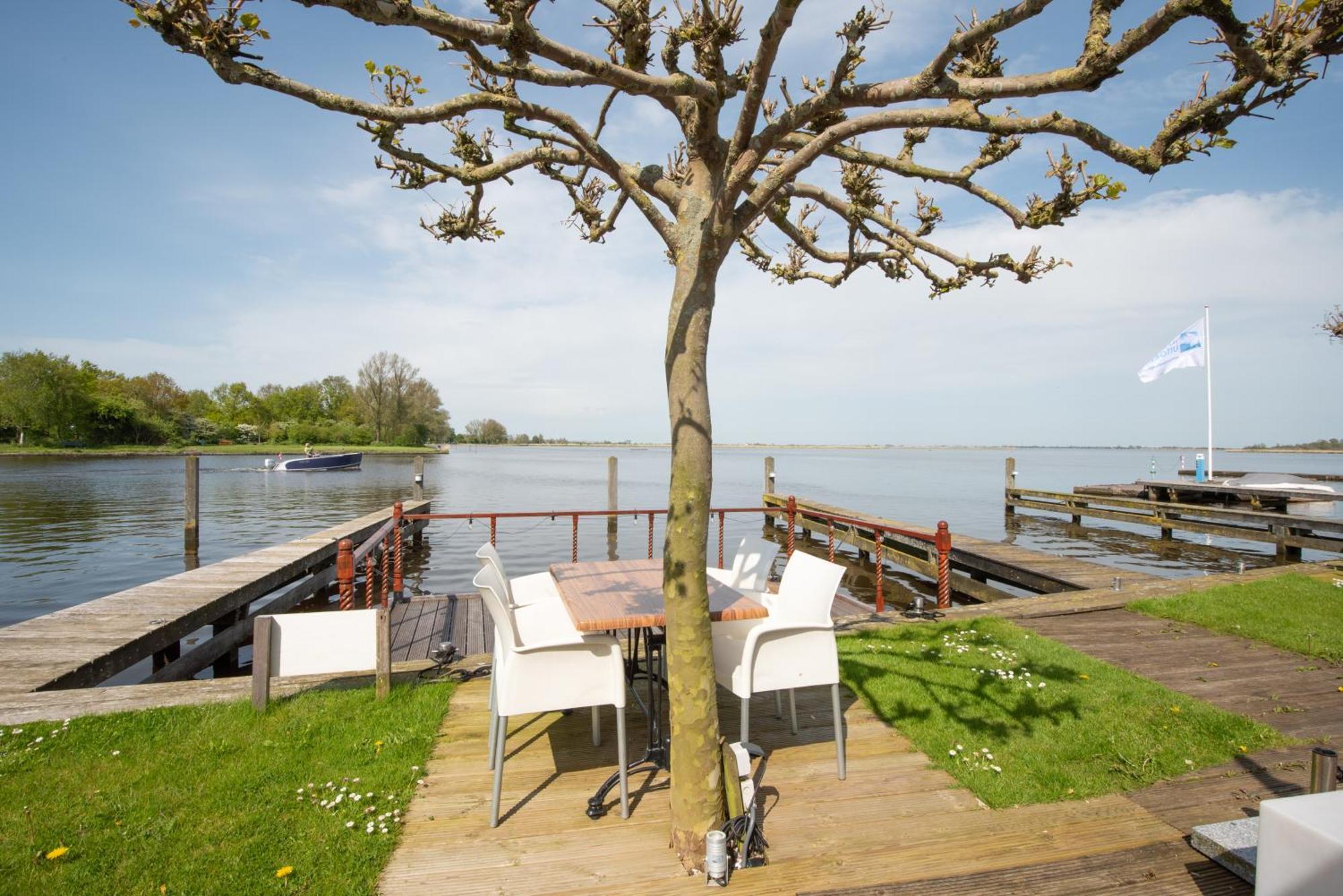 Meerzicht 24 - Luxury Family Accommodation With Beautiful Lake Side View Uitgeest Exteriör bild